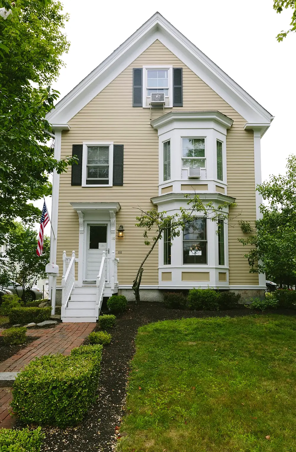 The Applewood Inn at Ten Holbrook Street, Freeport