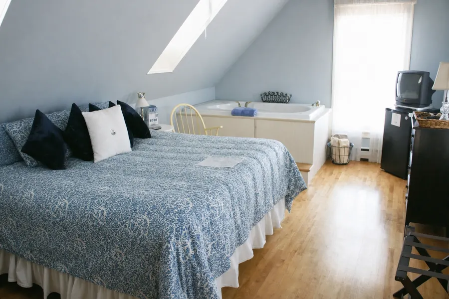 The Alev Suite at Applewood Inn, Freeport, Maine